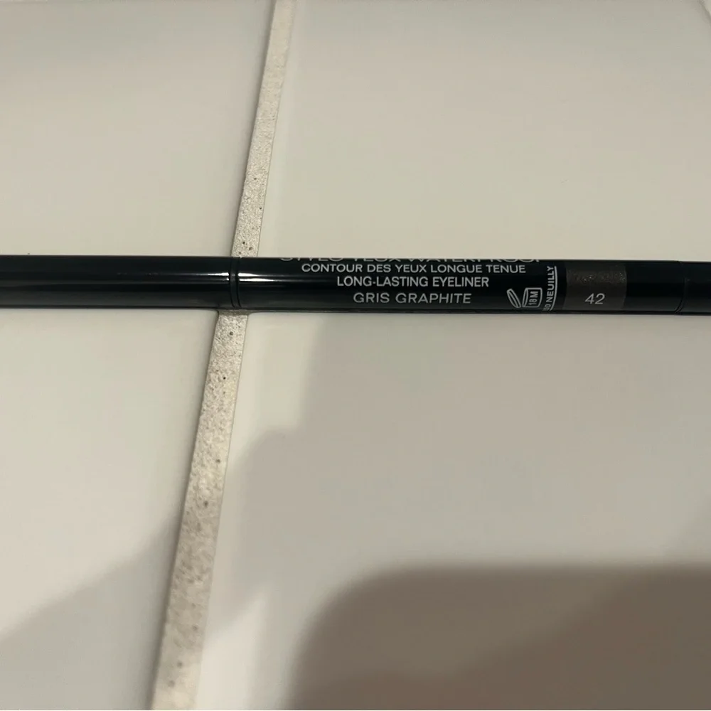 CHANEL Long-Lasting Eyeliner Gris Graphite - Black